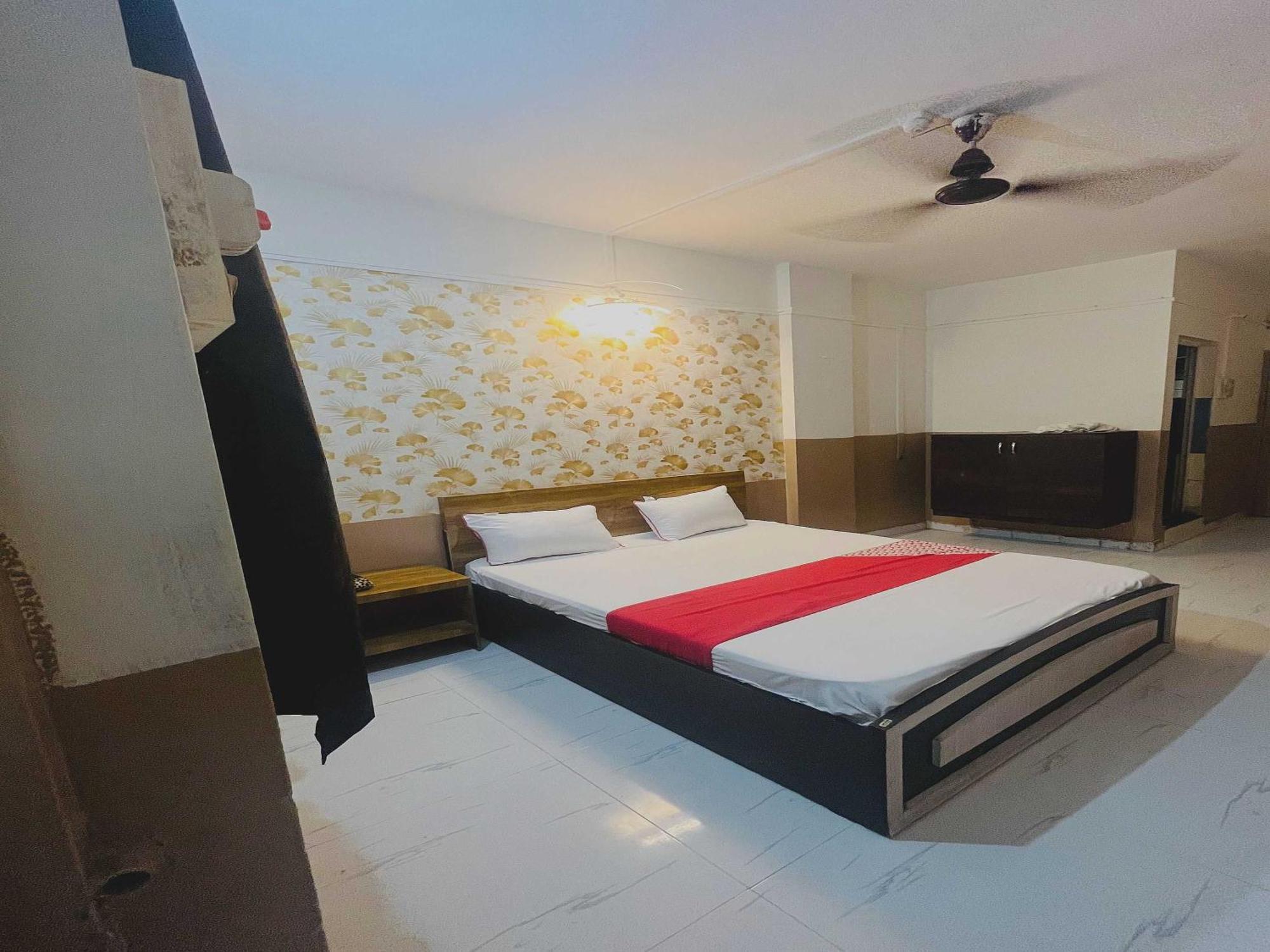 Hotel Royal Lodging Phursungi Zewnętrze zdjęcie